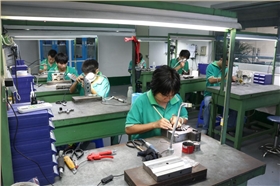 深圳毅順省模拋光車(chē)間3