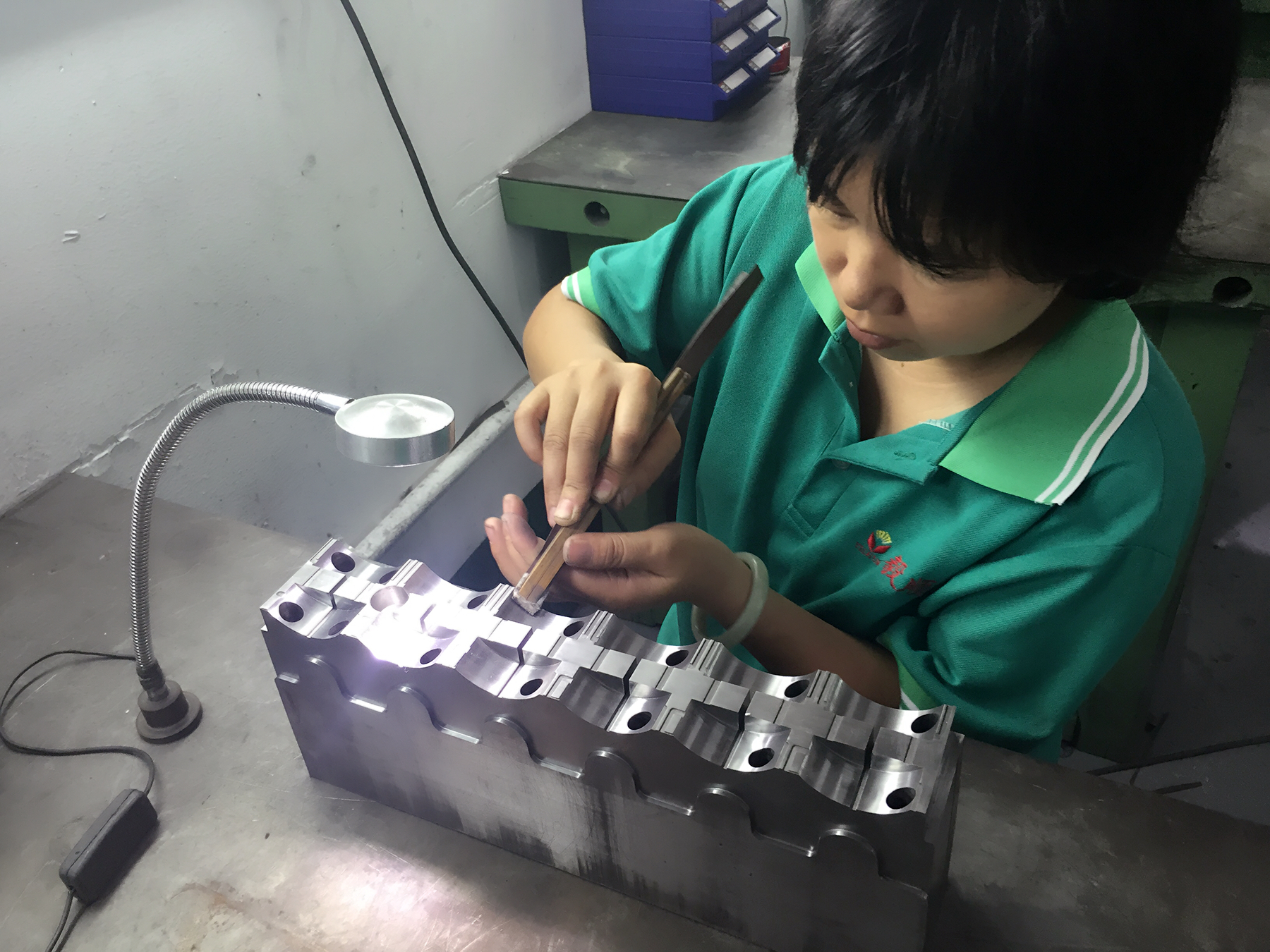 加工作業中 (18)